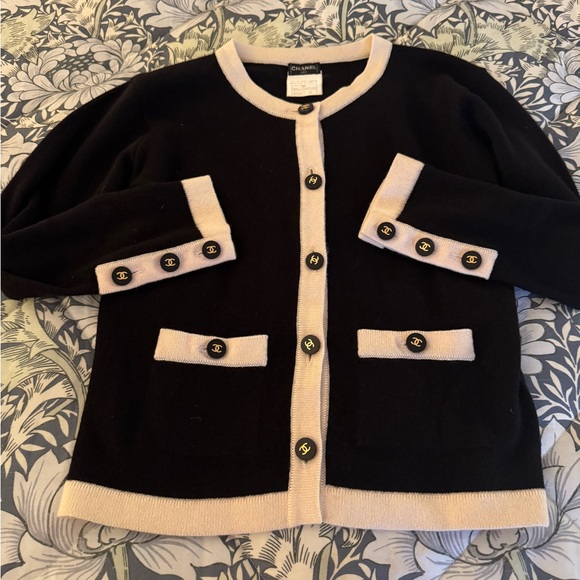 CHANEL Sweaters - CHANEL Black and Cream Knit Sweater